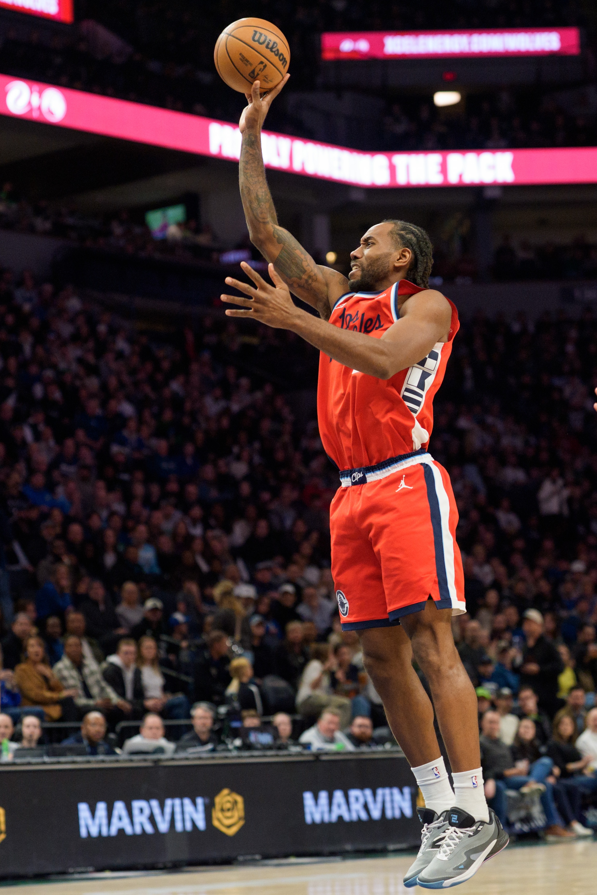 7m体育-本赛季是生涯最高效赛季？伦纳德：我不看数据 只是享受比赛