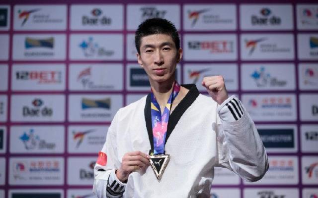 7m体育官网-双旗手定了！趁热盘点下历届奥运会中国代表团旗手