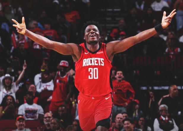 作为火箭球员时隔6年再砍20+10，卡佩拉今日命中生涯首个三分